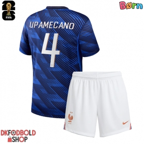 Frankrig Dayot Upamecano #4 Hjemmebanesæt Børn VM 2026 Kort ærmer (+ korte bukser)